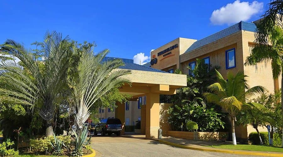Exterior facade of Eurobuilding Express hotel in El Tigre, Venezuela, illustrating local architecture