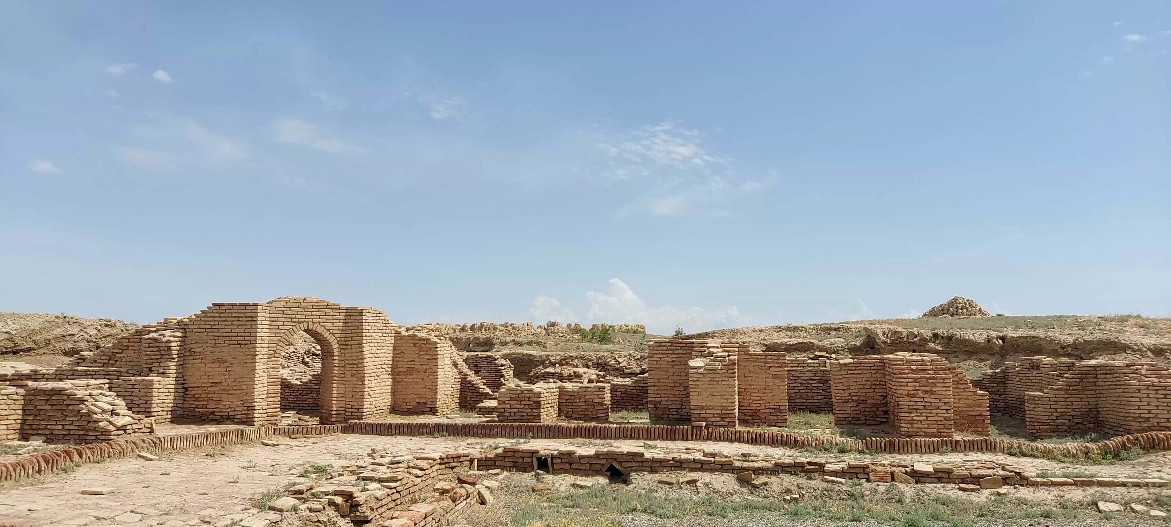 Arid landscape and ancient ruins in the Mangystau region, illustrating the remote terrain surrounding Munayshy.