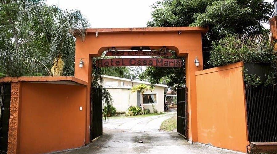 Facade of Hotel Casa Maria, a traditional guesthouse in San Pedro Sula, Cortes Department