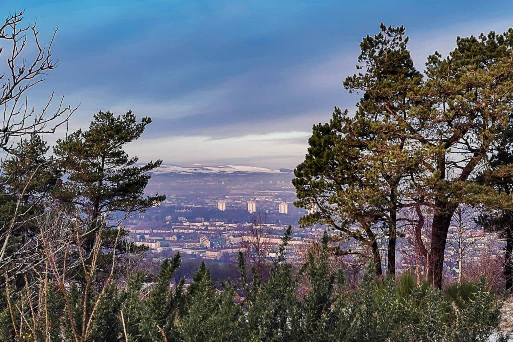 Wide landscape view of heather and moorland at Gleniffer Braes, Scotland